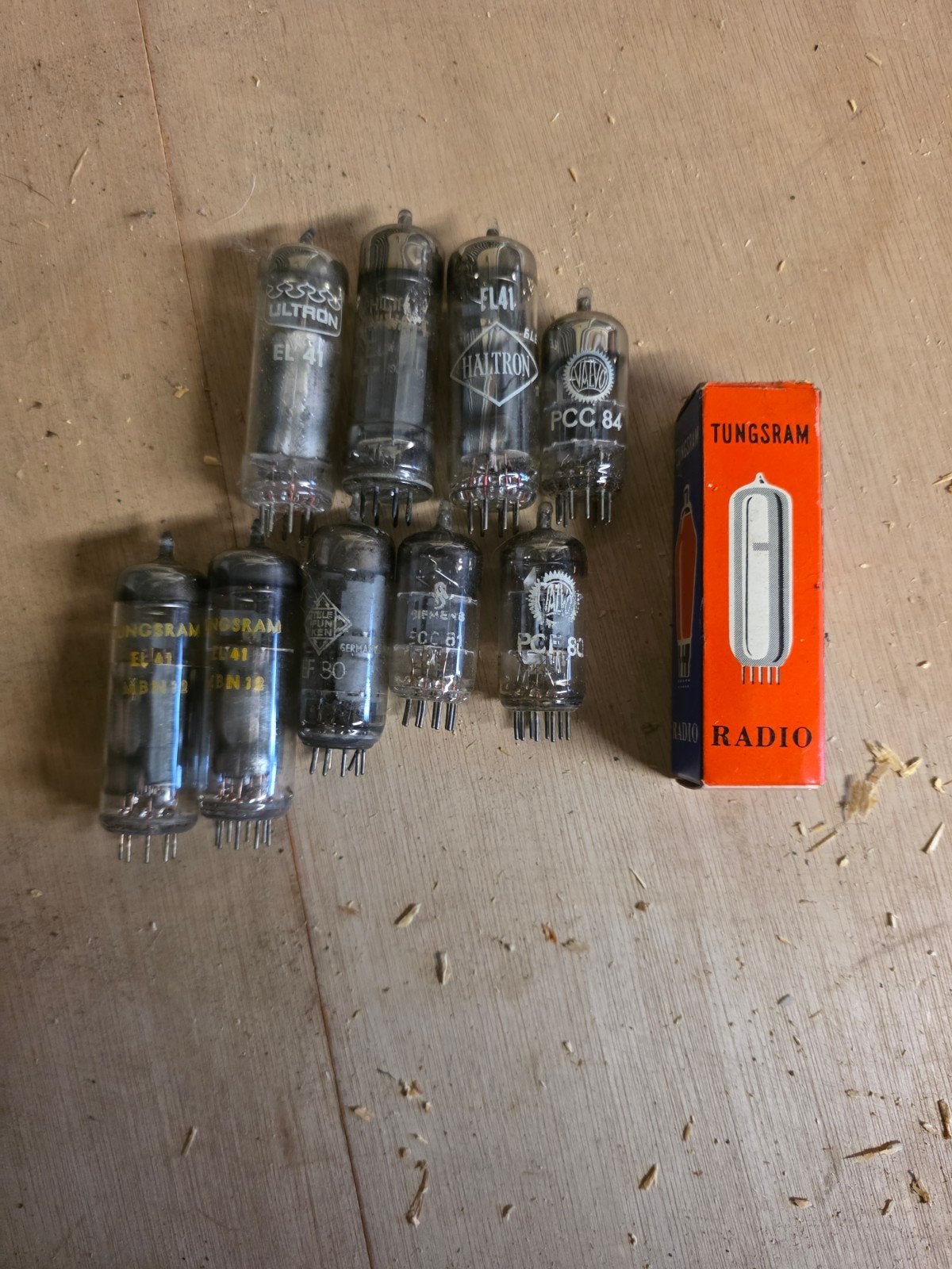 Partij vintage radiobuizen – EL41 / PCC84 / EF30 / EF80, Antiek en Kunst, Ophalen of Verzenden