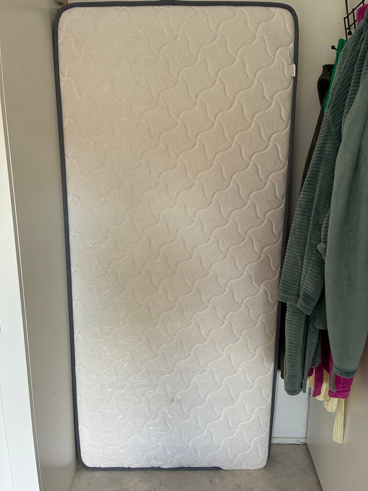 Binnenveringsmatras 90x200 cm - Gratis af te halen, Huis en Inrichting, Slaapkamer | Matrassen en Bedbodems, Ophalen, Gebruikt