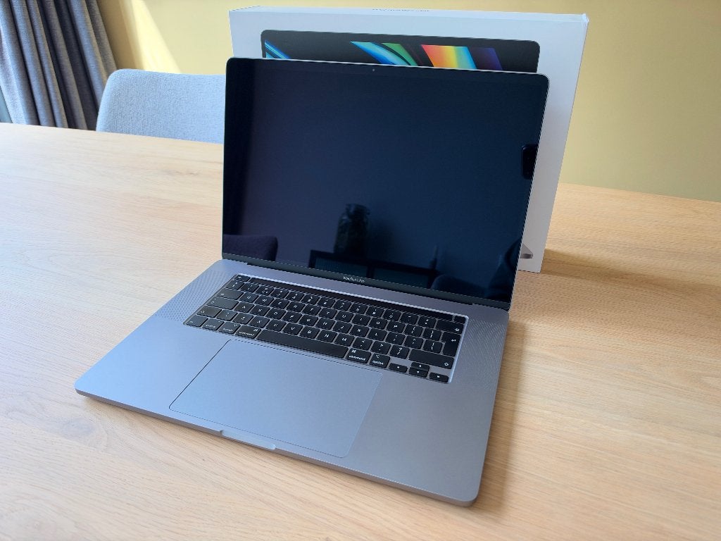 MacBook Pro 16" | i9 2.4GHz | 32GB | 2TB SSD | 5600M 8GB, MacBook Pro, 1 TB of meer, Gebruikt, 2 tot 3 Ghz