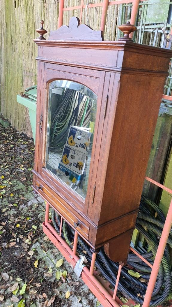 Antiek kastje met spiegel eiken hout. De Vraagprijs is 85 Eu, Huis en Inrichting, Kasten | Wandmeubels, Ophalen, Gebruikt, Met deur(en)