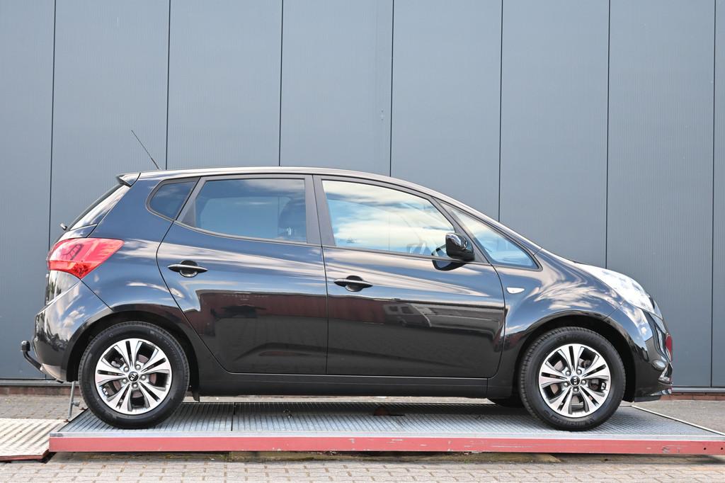 Kia Venga 1.4 CVVT First Edition camera trekhaak (bj 2015), Auto's, Kia, Voorwielaandrijving, Euro 5, Stof, Gebruikt