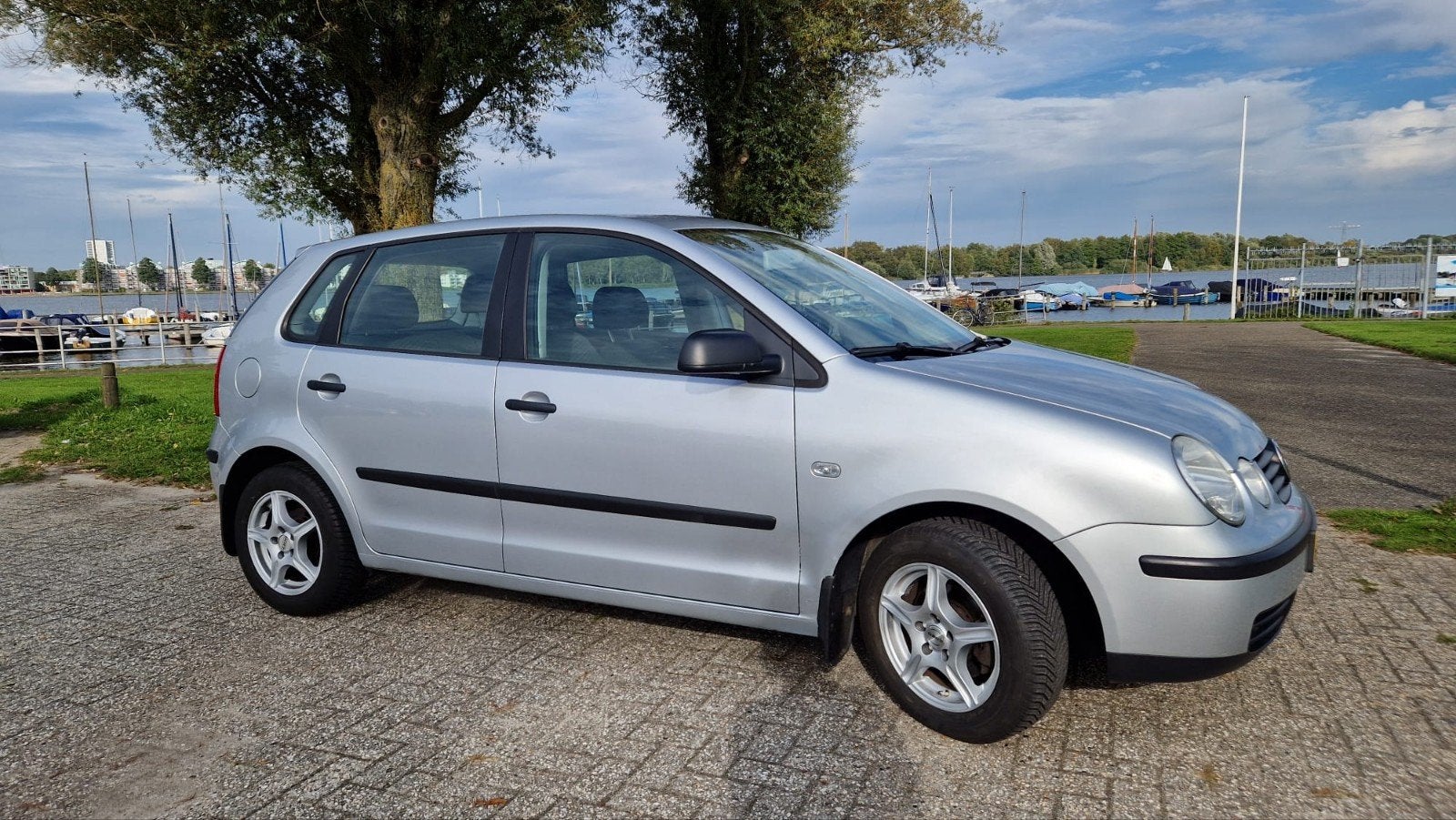 Foto 4 van Volkswagen Polo 1.4 airco, nieuwe APK, lage km stand.