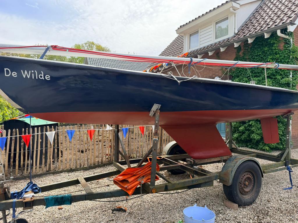 Boottrailer met kiel, open zeilboot (nieuwe banden!), Watersport en Boten, Boottrailers, Ophalen, Minder dan 1500 kg, Gebruikt