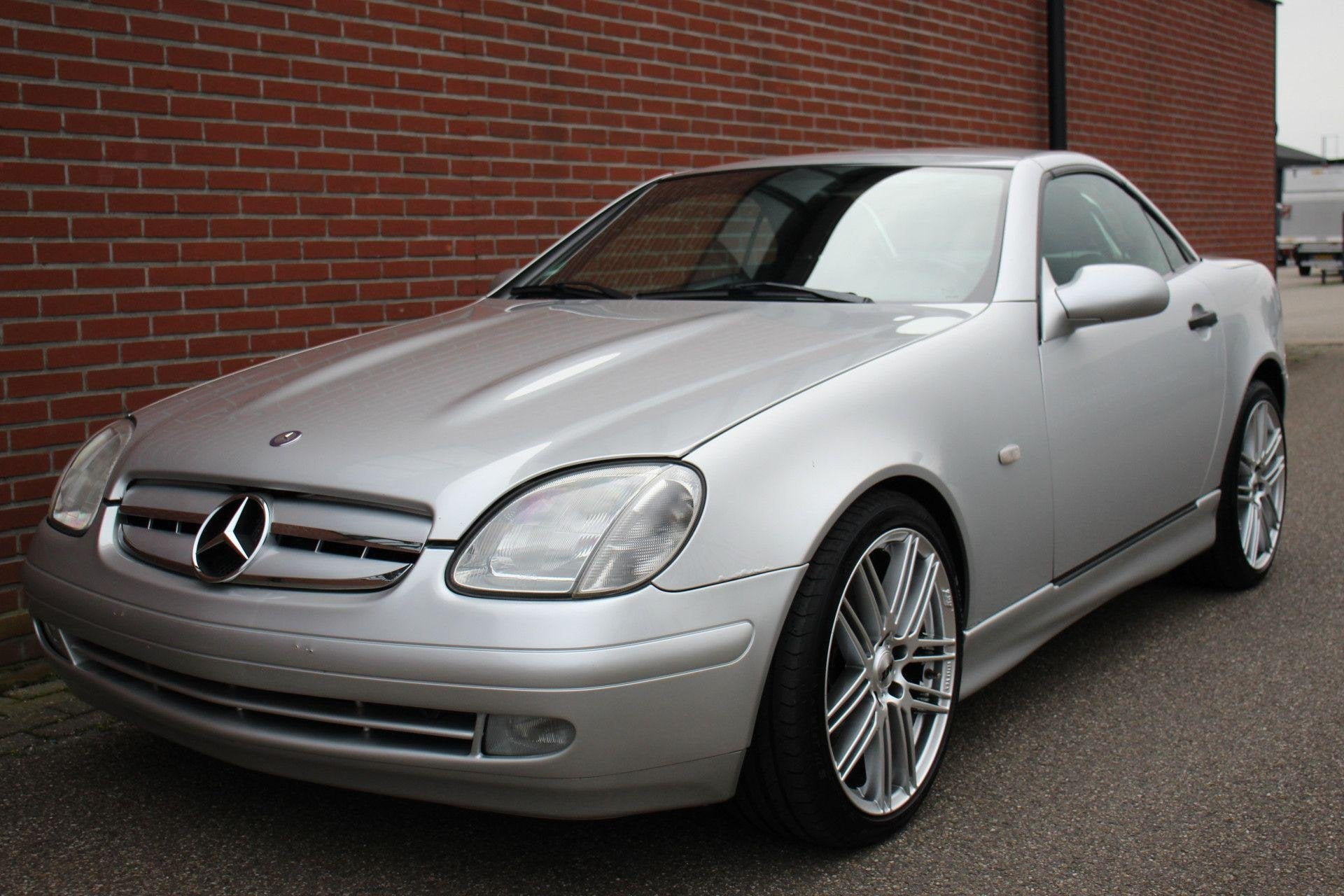 Mercedes-Benz SLK 200 FULL OPTIONS AIRCO NETTE STAAT LEDER!, Auto's, Voorwielaandrijving, 1998 cc, Stof, Zwart