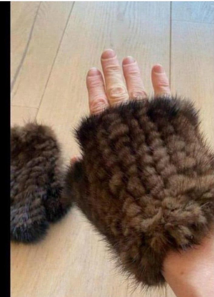 Nerts handschoenen bont nieuwstaat one size, Ophalen of Verzenden, Zo goed als nieuw, Maat 38/40 (M), Handschoenen