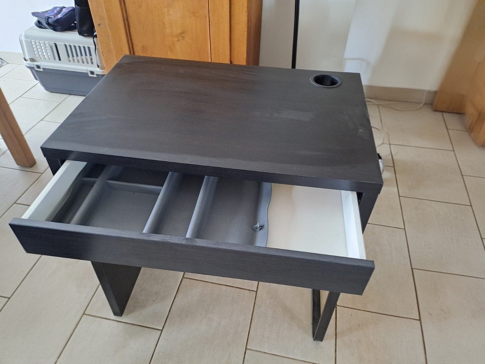 Klein bureau, Ophalen