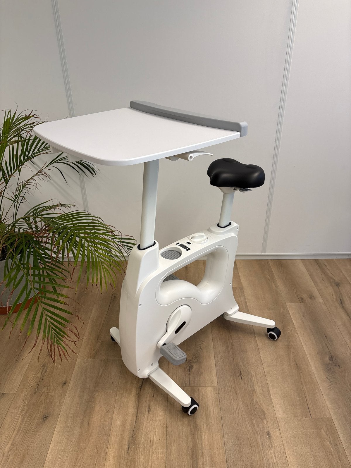 Hometrainer met bureau - Ideaal voor thuiswerken, Ophalen, Zo goed als nieuw, Metaal, Benen