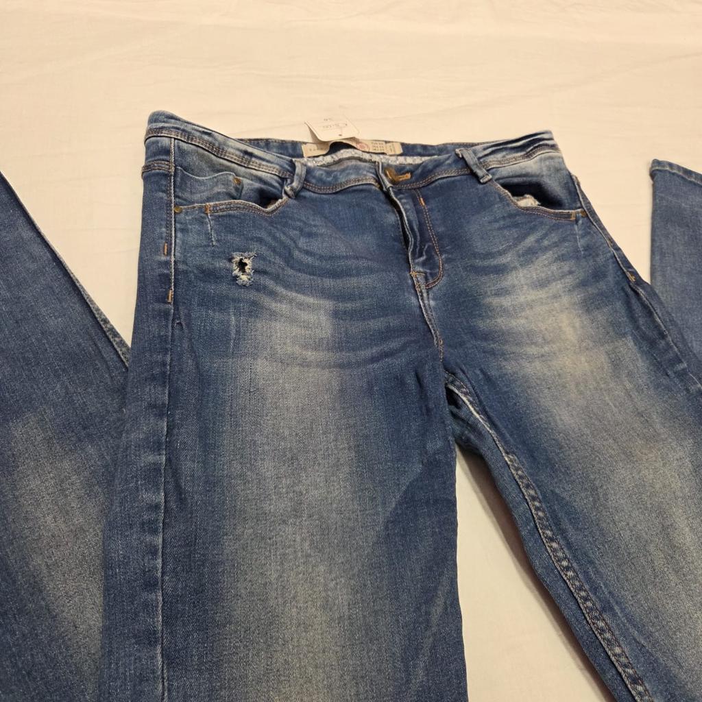 Zara spijkerbroek maat 38 met gaten, Blauw, Zara, Ophalen of Verzenden, Zo goed als nieuw