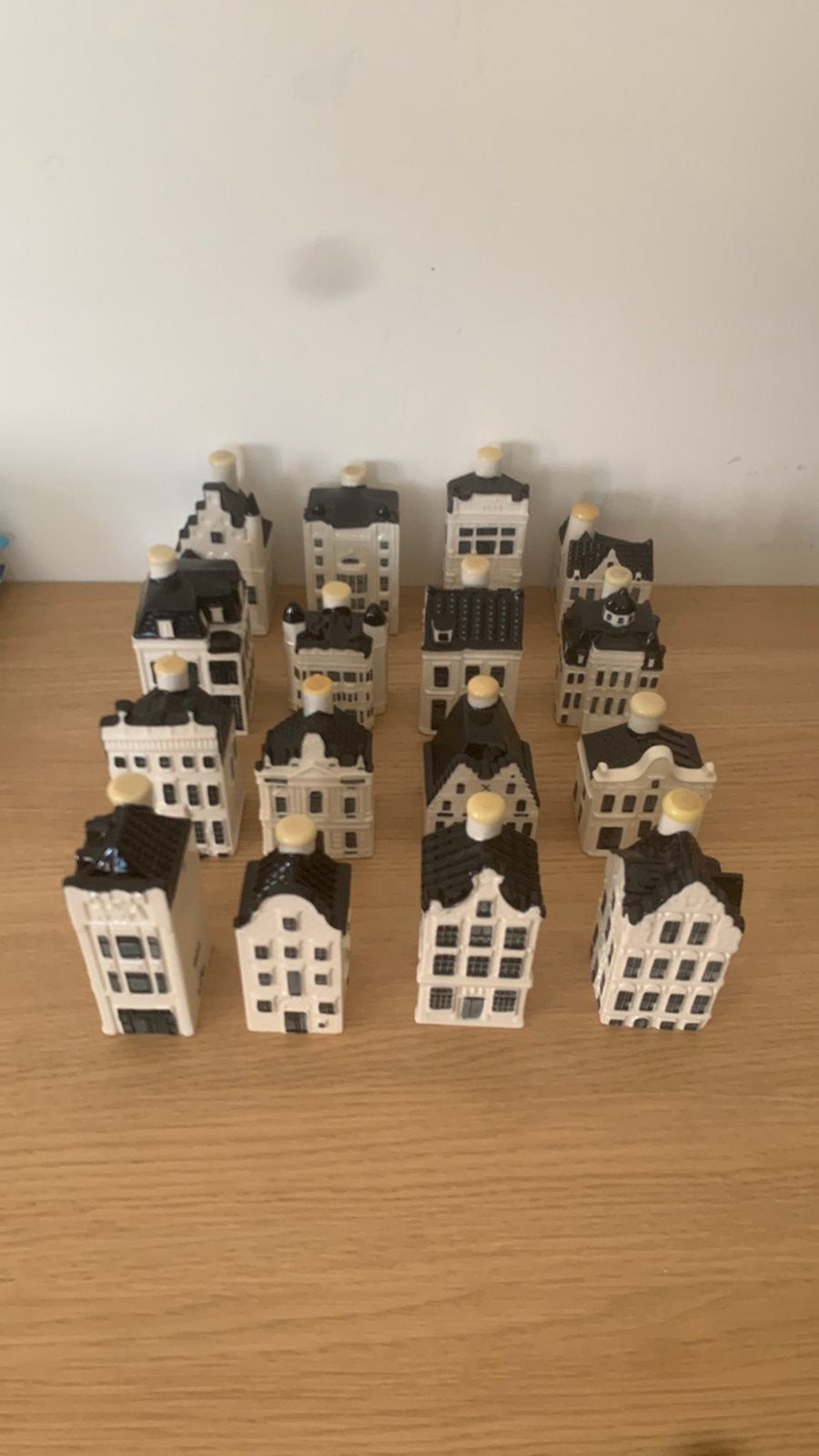 KLM huisjes ** hoge nummers **, Verzamelen, KLM Huisjes, Ophalen of Verzenden, Zo goed als nieuw, 81 t/m 91, Gevuld