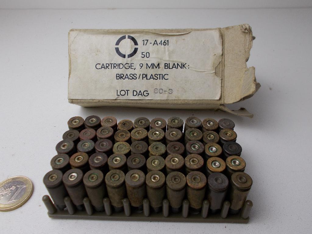 Lege HULZEN 50 STUKS Op houder + Origineel doosje!, Ophalen of Verzenden, Landmacht, Nederland, Hulzen of Bodemvondsten
