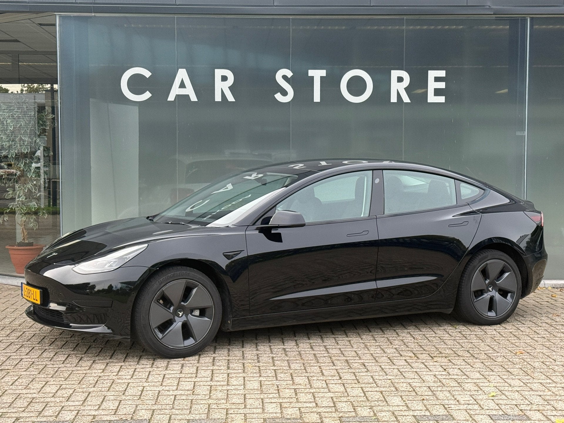 Tesla Model 3 Standard RWD Plus 60 kWh 92% SOH LFP ACCU FACE, Auto's, Automaat, Achterwielaandrijving, Gebruikt, Zwart