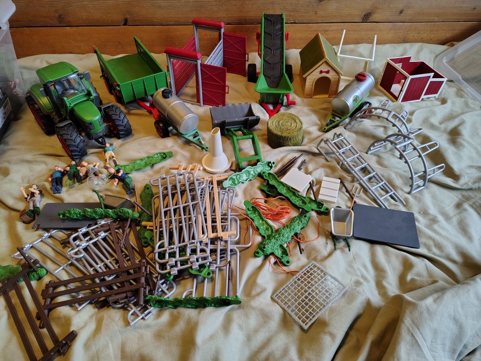 Schleich boerderij, tractor, poppetjes en hekken, Ophalen of Verzenden