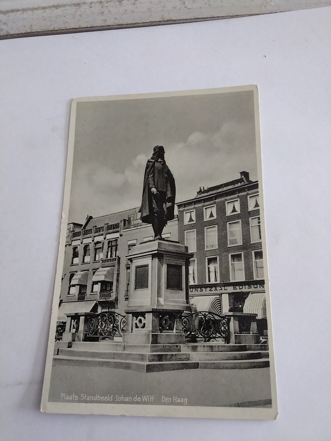 Oude ansichtkaart Den Haag - Standbeeld Johan de Witt 1942, Ophalen of Verzenden, 1920 tot 1940, Zuid-Holland