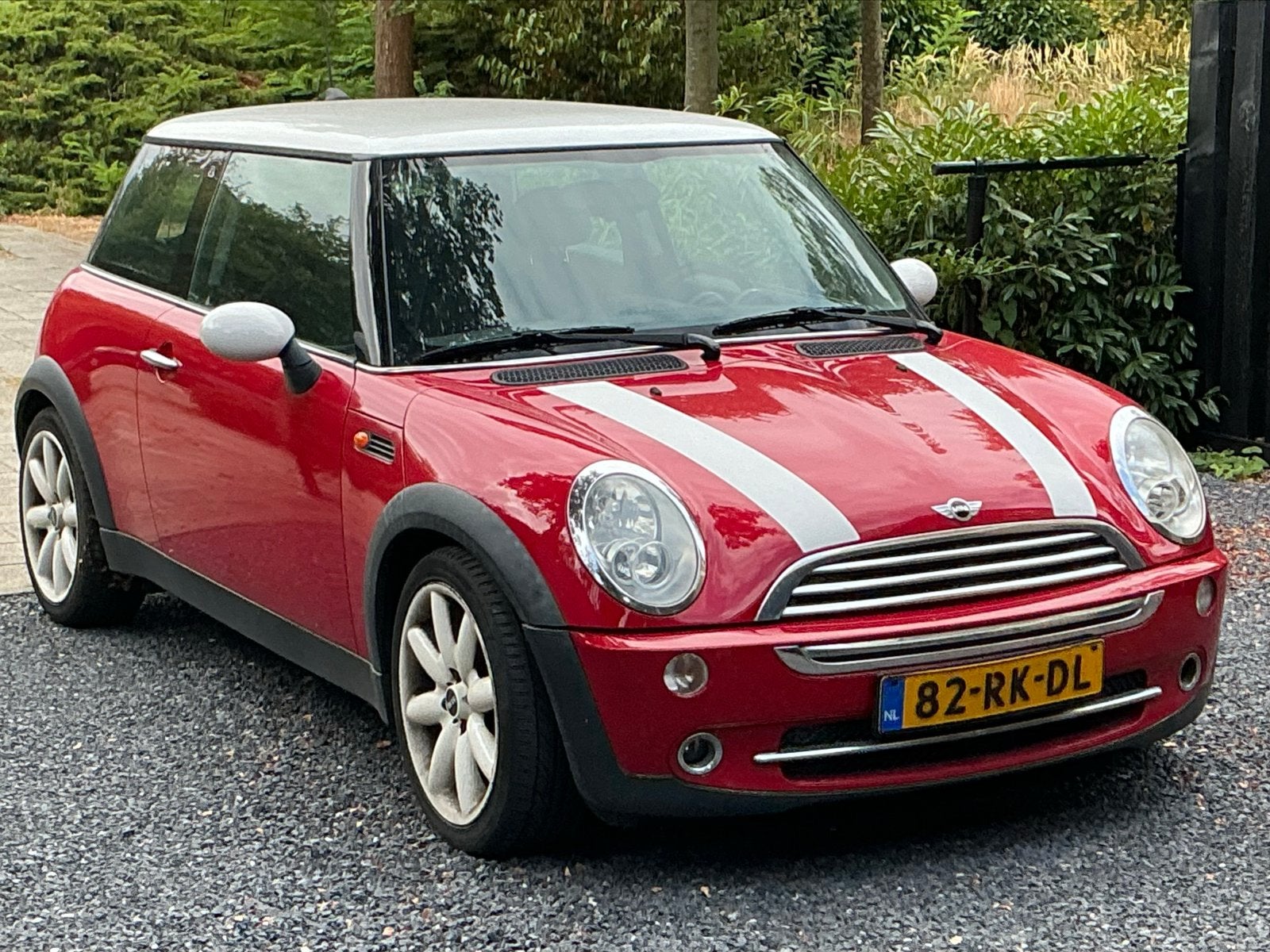 Mini 1.6 16V Cooper 2005 Rood, Auto's, Voorwielaandrijving, Stof, Zwart, 4 cilinders