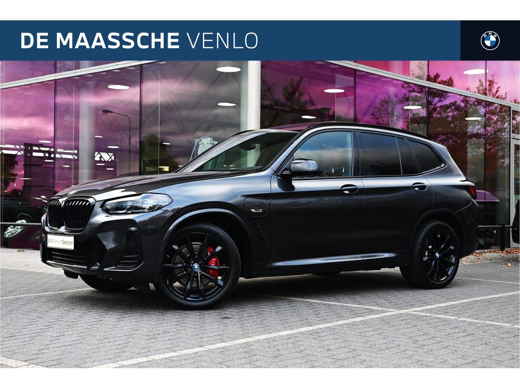 BMW X3 xDrive30e High Executive M Sport Automaat / Panoramad, Auto's, BMW, 1998 cc, Gebruikt, Zwart, Metallic lak