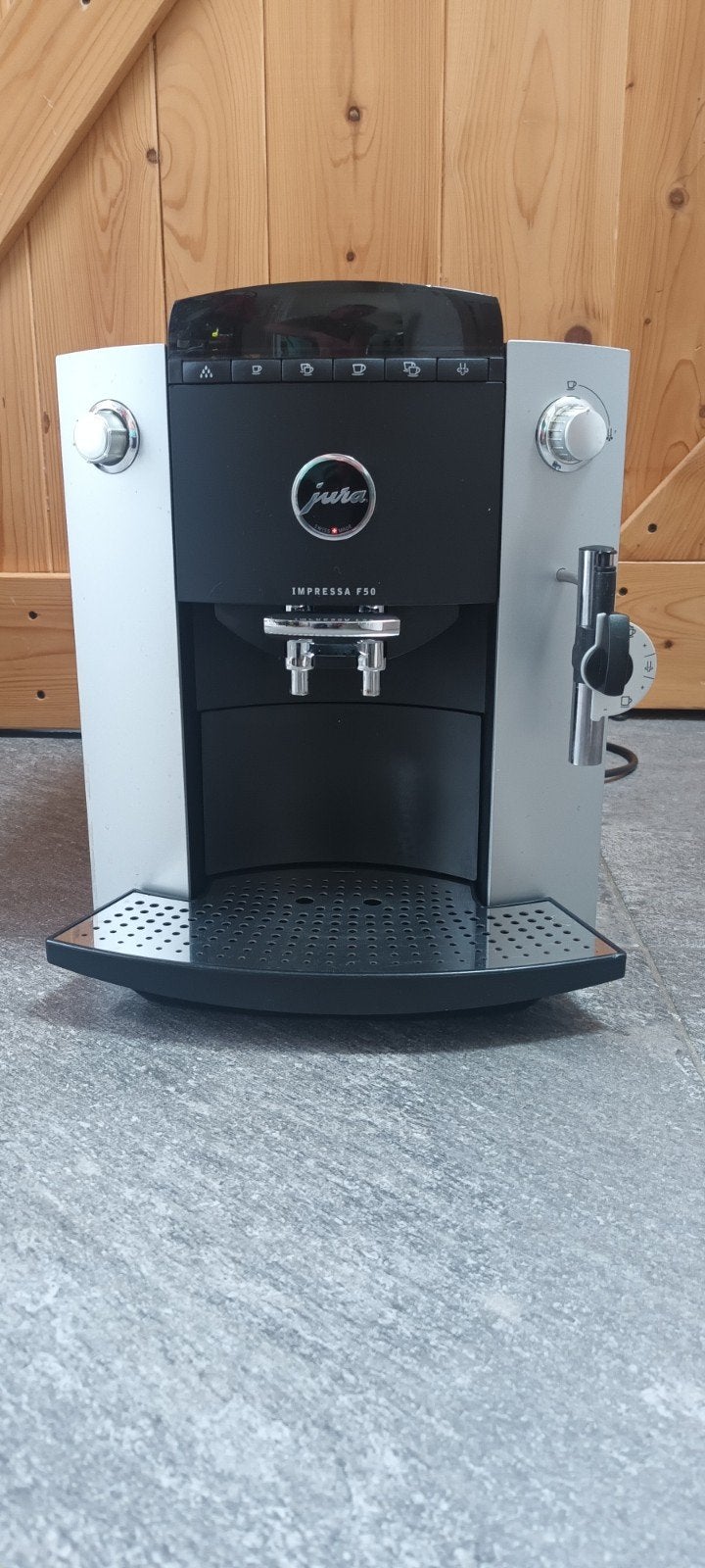 Jura Impressa F50 - Gereviseerd en Nagekeken, Witgoed en Apparatuur, 10 kopjes of meer, Afneembaar waterreservoir, Koffiemachine