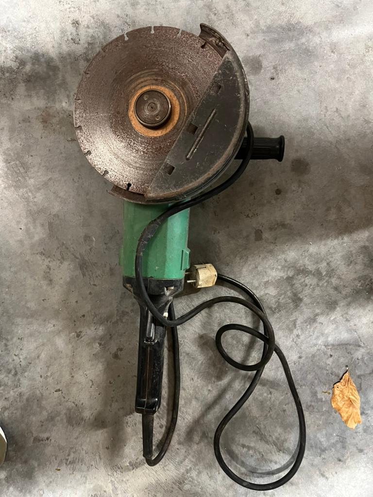 Hitachi slijper diameter 230, Doe-het-zelf en Verbouw, Gereedschap | Slijpmachines, Ophalen of Verzenden, Gebruikt, 1000 watt of meer