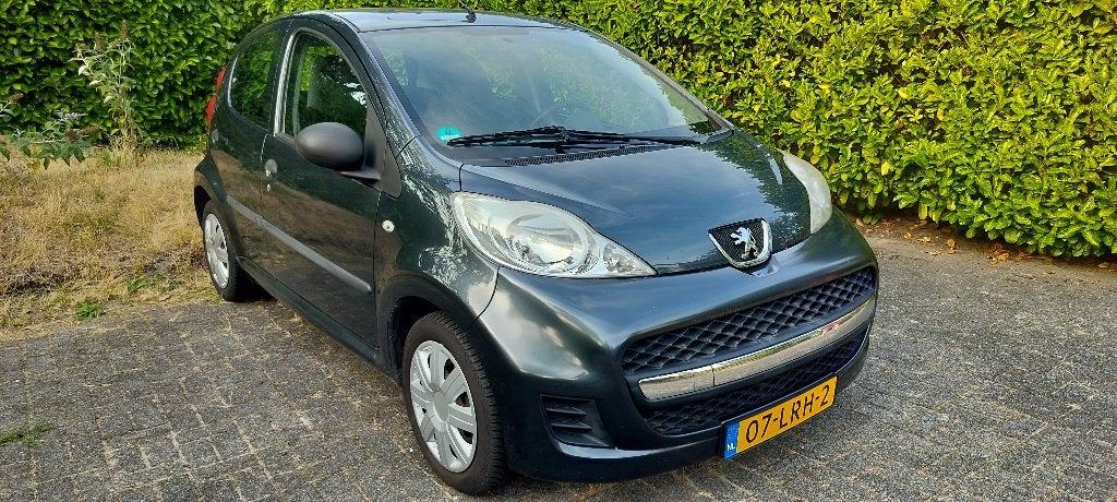 Peugeot 107 1.0 12V 5DR 2010/Grijs/Dealer onderh/1ste eig., Voorwielaandrijving, Euro 5, Stof, Radio
