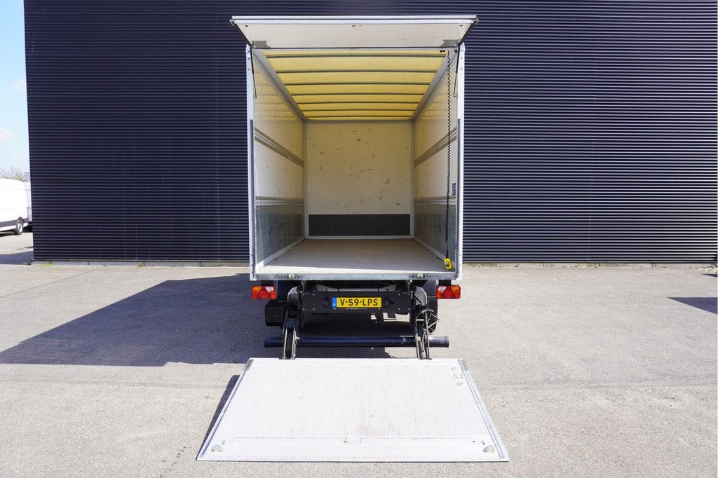 Volkswagen Crafter 177pk Automaat Bakwagen Laadklep Airco Ap, Auto's, Gebruikt, Euro 6, 4 cilinders, Wit