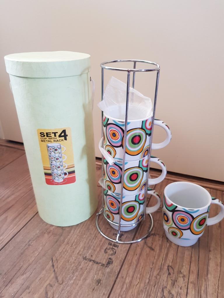 Beker mokken bekers in metalen rek retro, Ophalen of Verzenden, Huis en Inrichting