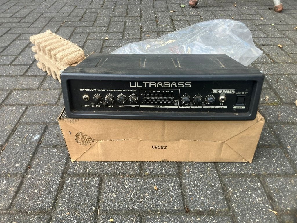 Behringer BXR1800H Basversterker, Overige systemen, Zo goed als nieuw, 120 watt of meer, Ophalen