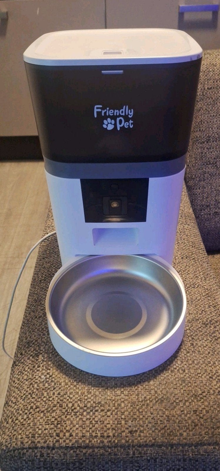 Elektrische voerbak voor honden en katten, Ophalen