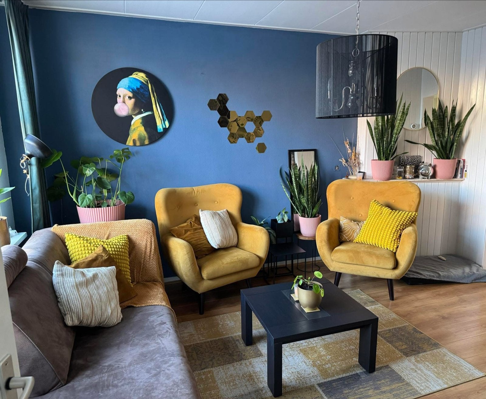 Twee comfortabele okergele fauteuils en bijpassend bankje, Ophalen, Zo goed als nieuw, Stof, 75 tot 100 cm
