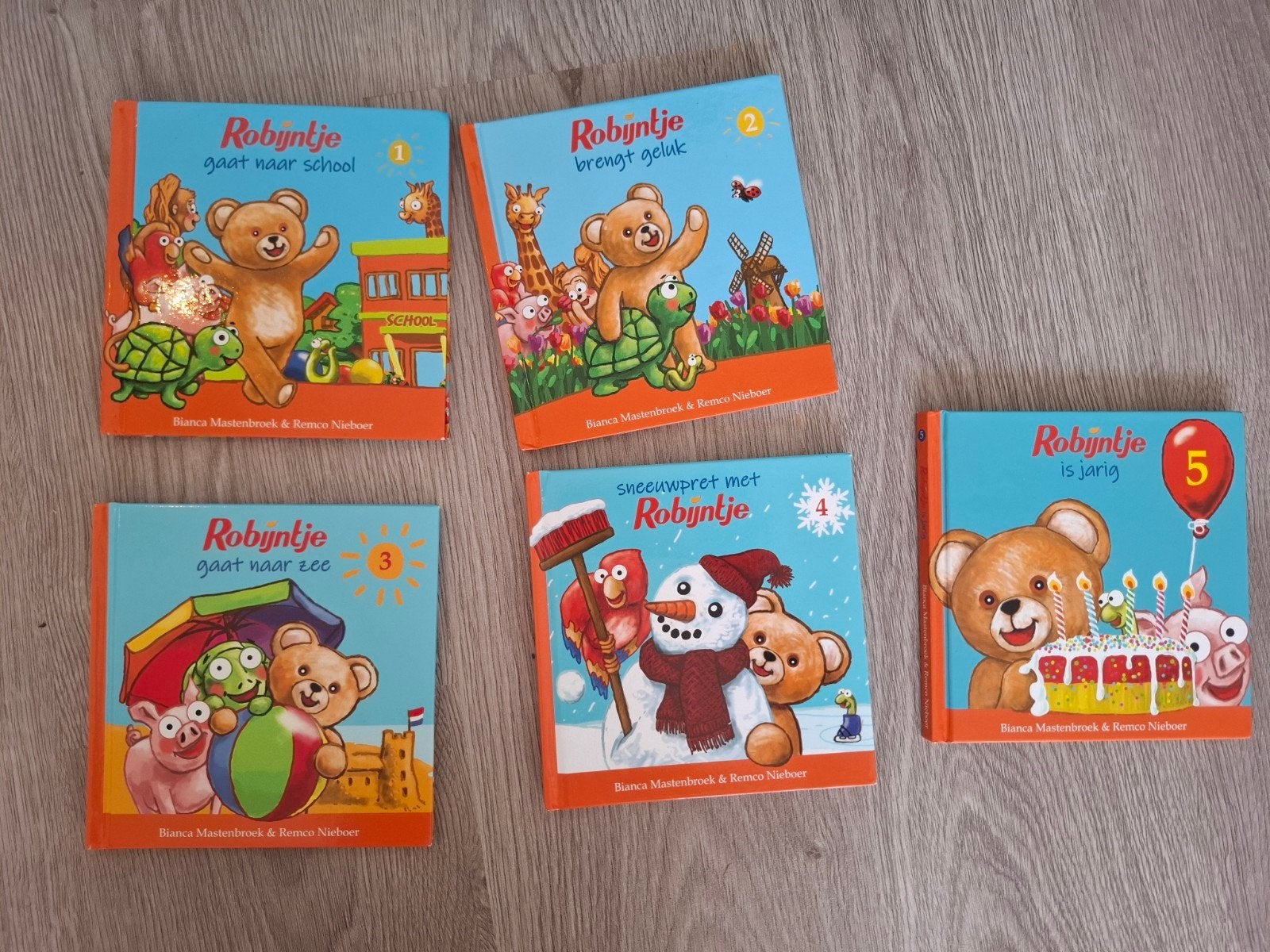 5 boekjes van Robijntje, Boeken, Ophalen of Verzenden, Zo goed als nieuw, Jongen of Meisje, Fictie algemeen