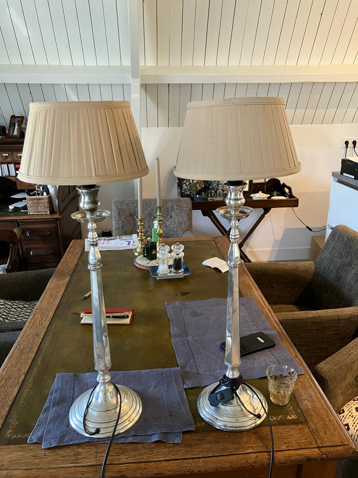 Set van 2 zilverkleurige tafellampen met beige kap, Antiek en Kunst, Antiek | Lampen, Ophalen of Verzenden
