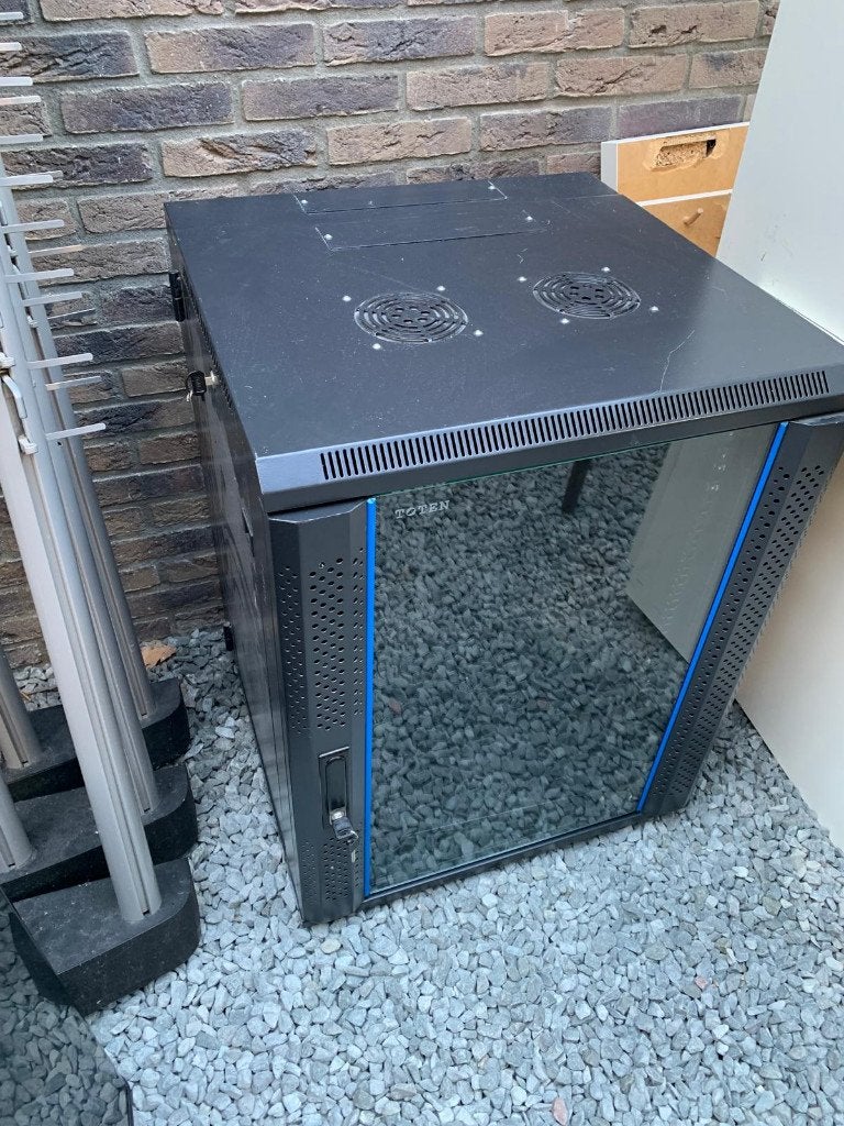 19 inch patchkast, Computers en Software, Serverkasten, Ophalen, Gebruikt, Glas, Plaatstaal