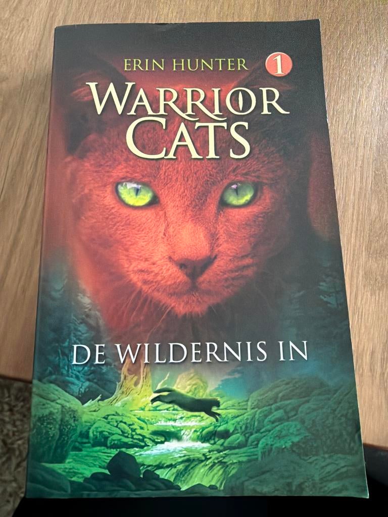 WK1.  Warrior Cats: De Wildernis In (Deel 1) - Erin Hunter, Ophalen of Verzenden, Zo goed als nieuw, Fictie