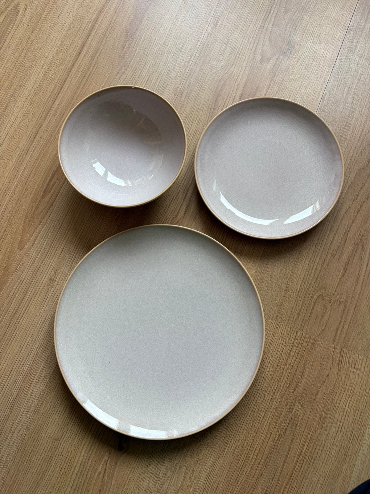 Roze bordenset ikea. 30 stuks., Ophalen of Verzenden, Zo goed als nieuw, Overige stijlen, Bord(en)
