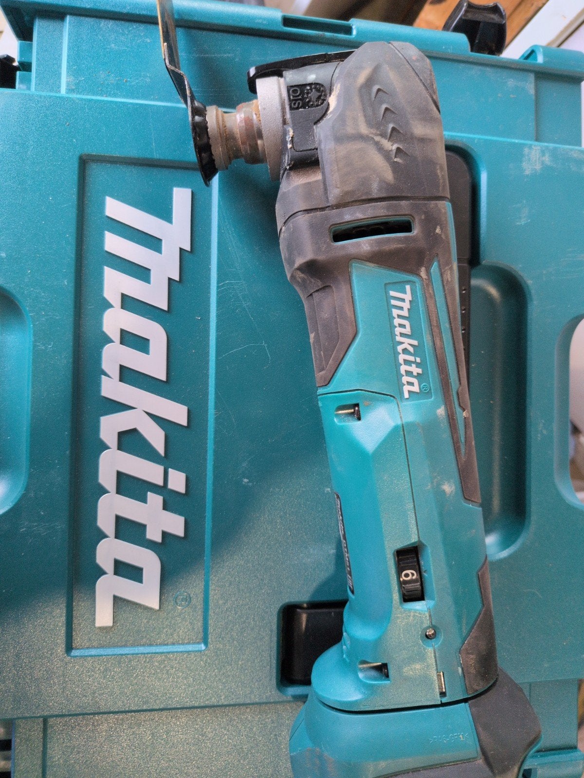 Makita DTM51 Multitool 18V met koffer, Ophalen of Verzenden, Gebruikt