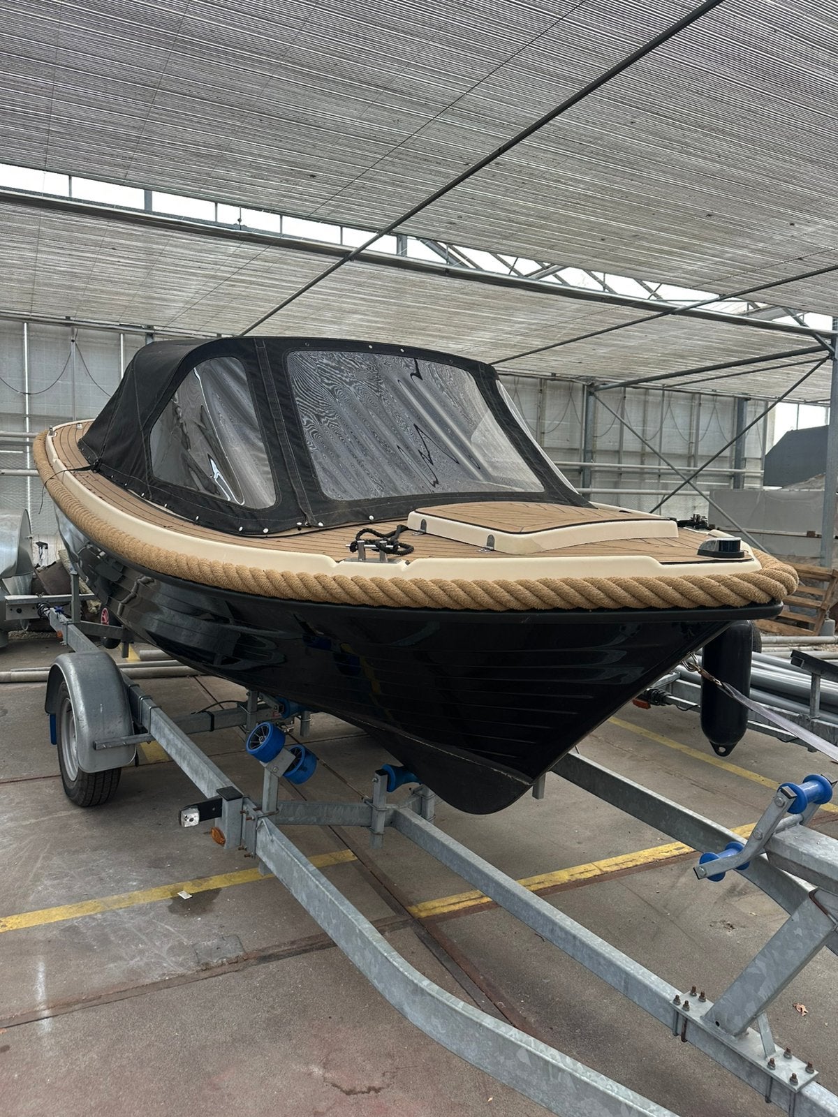 Oudhuijzer 560 te koop, Ophalen, Zo goed als nieuw, Buitenboordmotor, Buiskap