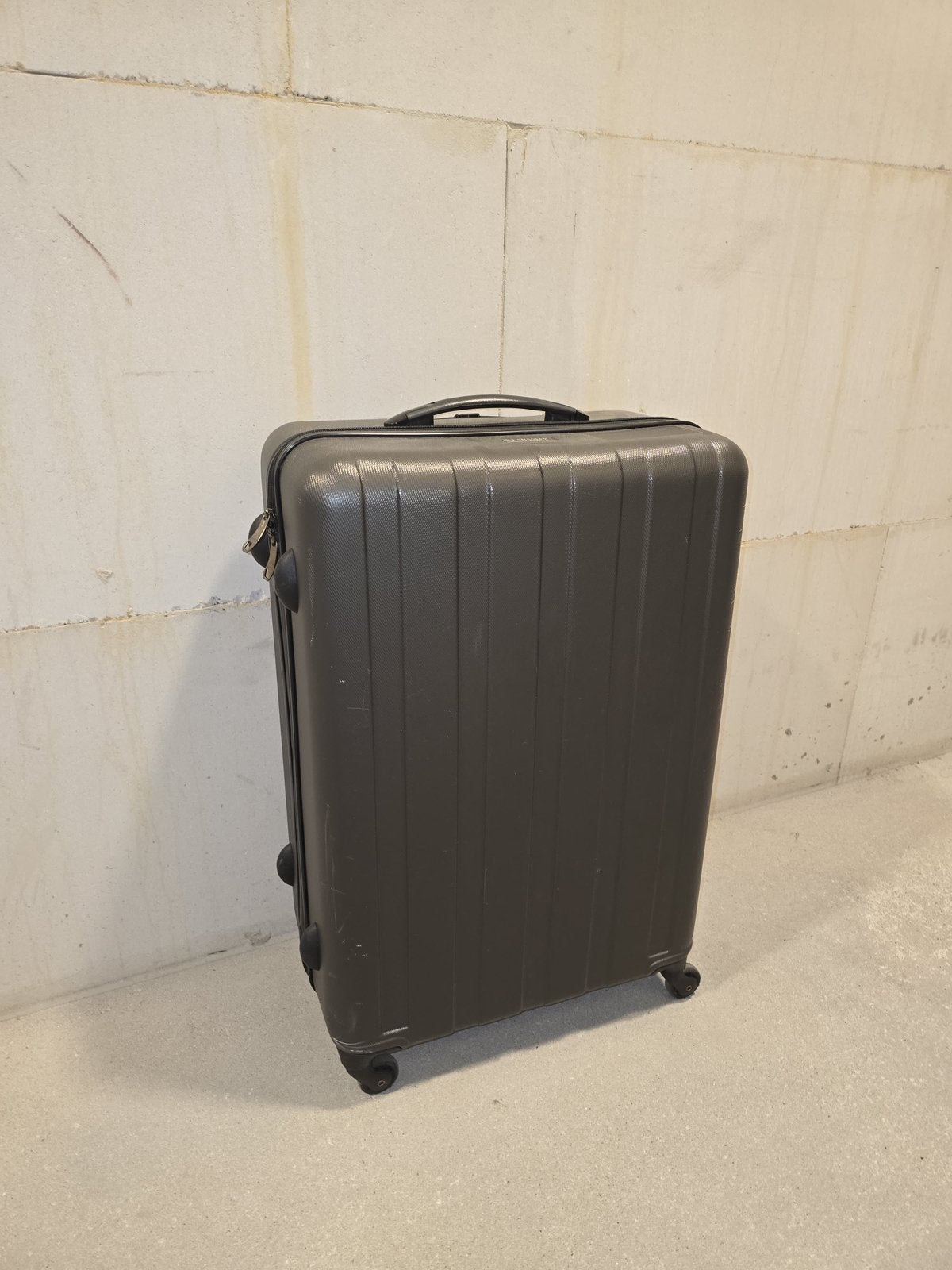Reiskoffer maat L, Sieraden, Tassen en Uiterlijk, Koffers, Wieltjes, Gebruikt, Hard kunststof, 45 tot 55 cm