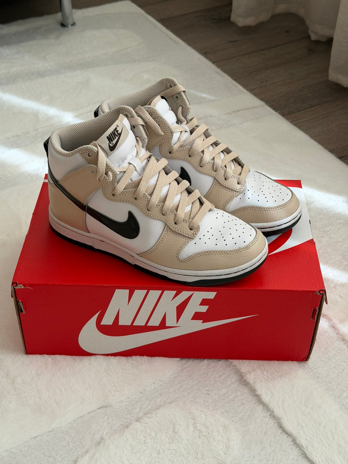 Dames Nike Dunk High, Kleding | Dames, Wit, Ophalen of Verzenden, Sneakers of Gympen, Zo goed als nieuw