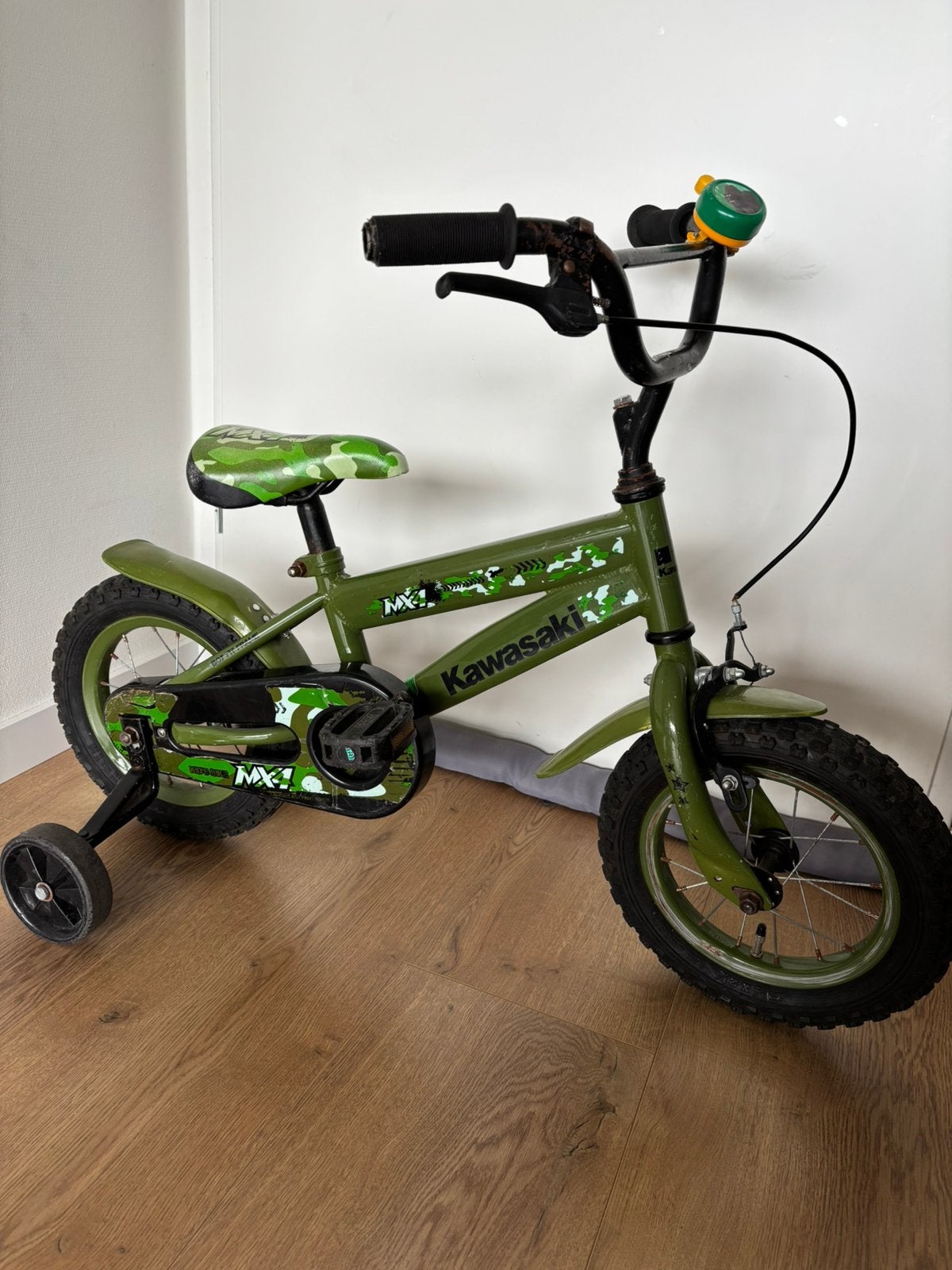 12.Inch Kinderfiets Kawasaki met zijwieltjes, Ophalen of Verzenden, Gebruikt, Minder dan 16 inch, Zijwieltjes