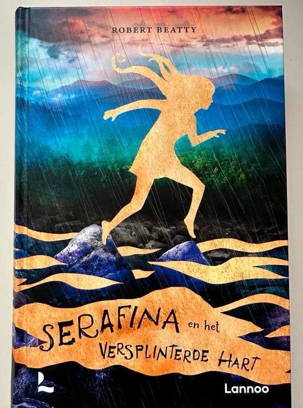 Serafina en het Versplinterde Hart - Robert Beatty, Boeken, Ophalen of Verzenden, Zo goed als nieuw, Robert Beatty, Fictie