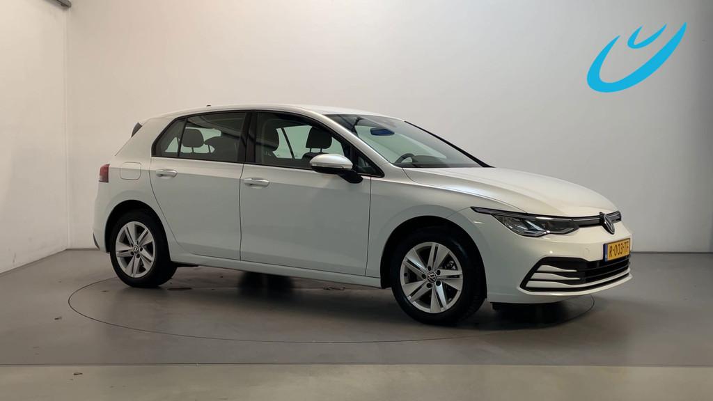 Volkswagen Golf 1.0 TSI 110pk Life Business Alcantara Stoelv, Voorwielaandrijving, Gebruikt, Met garantie (alle), Wit