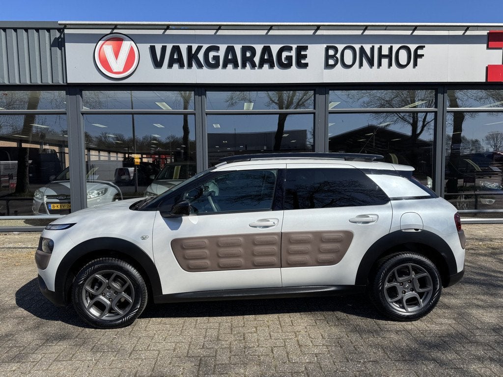 Citroën C4 Cactus 1.2 PureTech Shine CAMERA-CRUISE-TREKHAAK, Euro 5, Gebruikt, 31 €/maand, 1199 cc