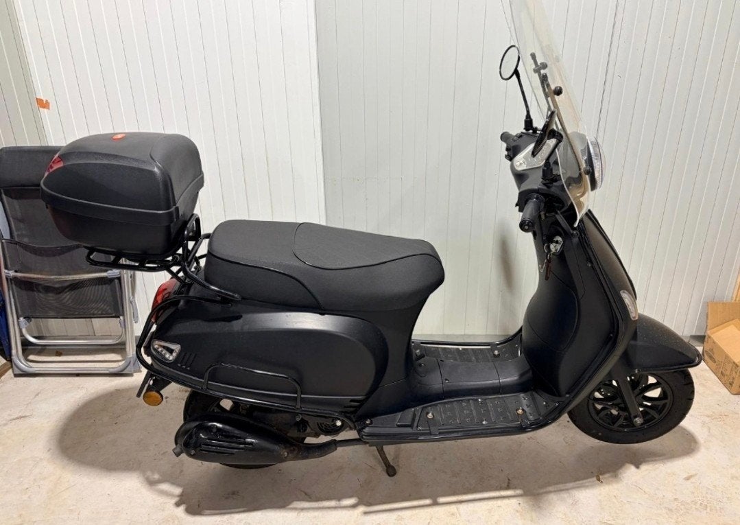 AGM VX 50 Scooter - Mat Zwart, Weinig Kilometers, Ophalen, Gebruikt, Benzine, AGM