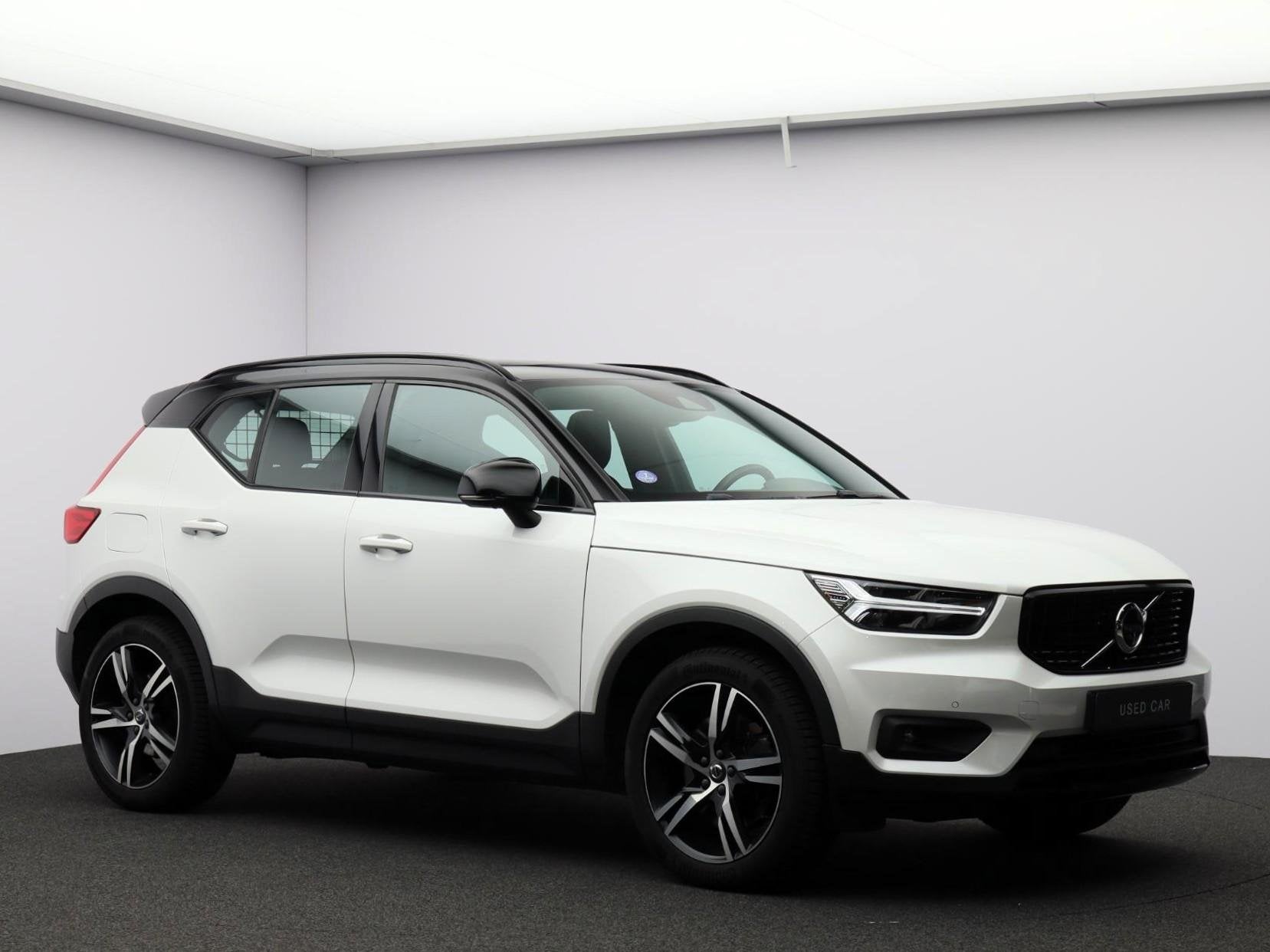 Volvo XC40 1.5 T5 Twin Engine R-Design Automaat / Panoramada, Auto's, Euro 6, 1712 kg, Wit, Hybride Elektrisch/Benzine