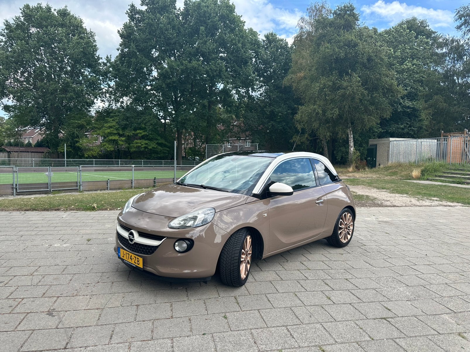 Opel ADAM 1.4 Ecoflex S&S 64KW/87PK 3D 2013 Wit/Bruin, Voorwielaandrijving, 40 €/maand, 1398 cc, 4 cilinders