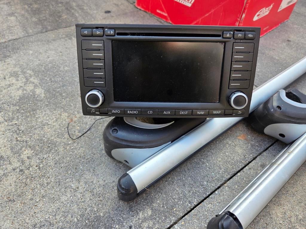 Volkswagen radio navigatie voor verhlinde modellen, Ophalen of Verzenden
