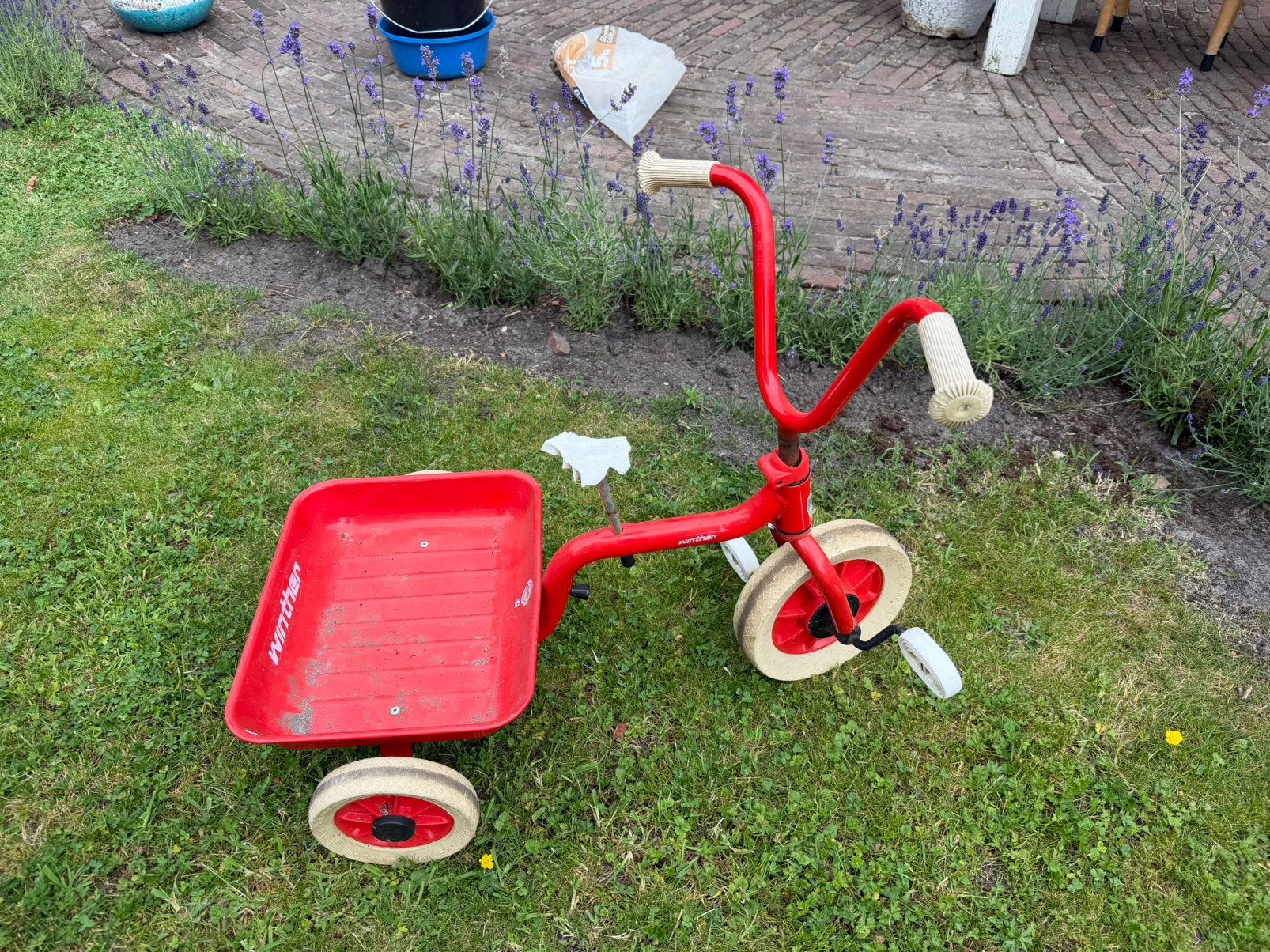 Driewieler Winther moet even een nieuw zadel op GRATIS, Fietsen en Brommers, Fietsen | Driewielers, Ophalen, Gebruikt