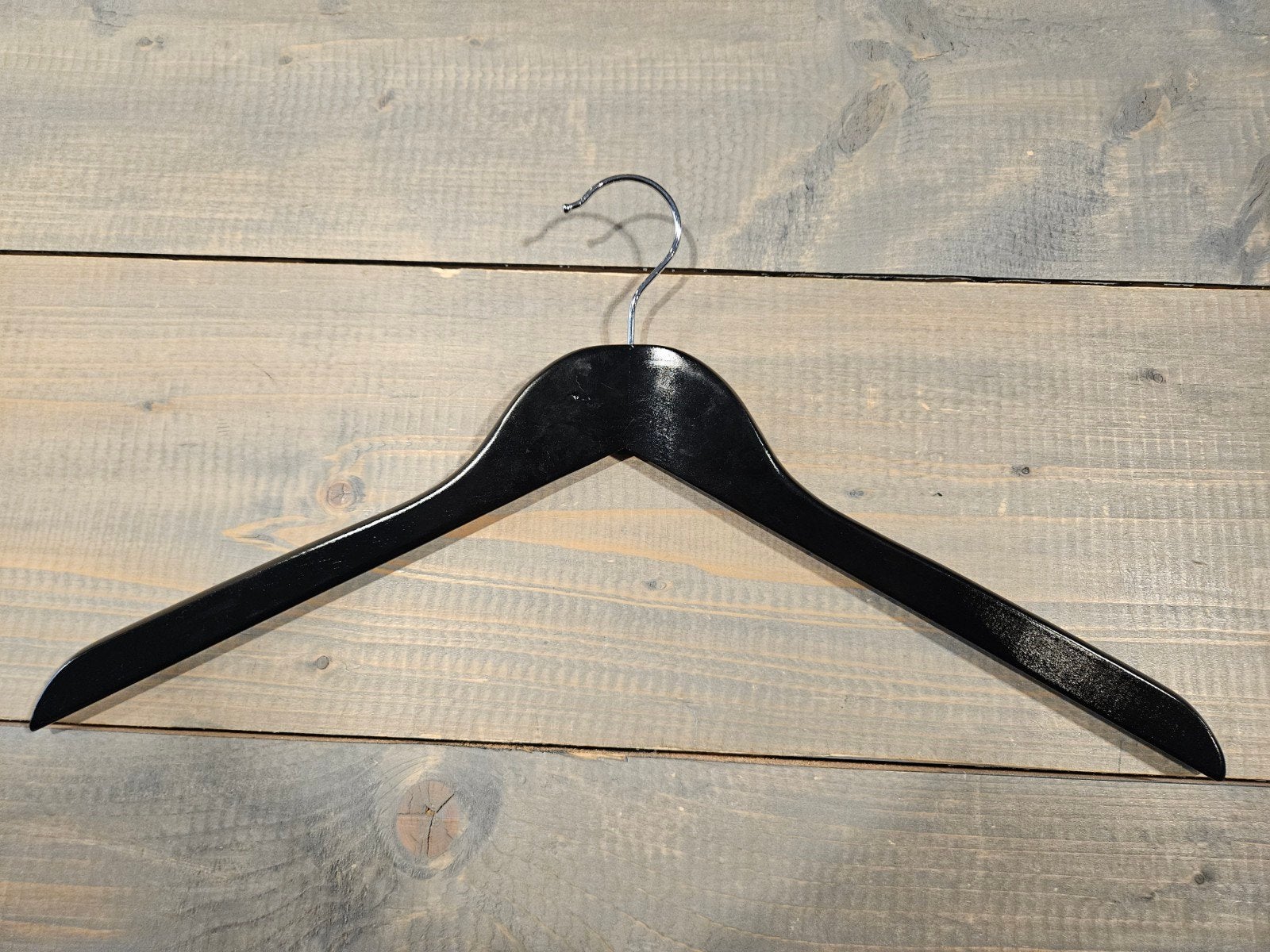 500 stuks nieuw in doos zwarte houten kledinghangers, Kleding | Dames, Kledinghangers, Ophalen, Nieuw, Hout, Volwassenen