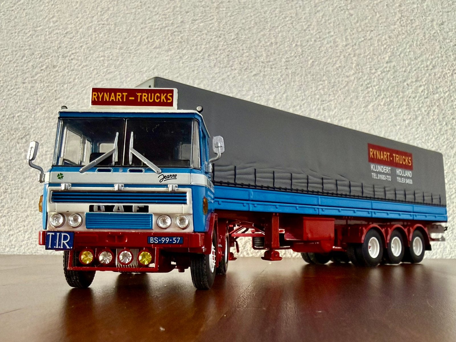WSI Rynart Trucks, DAF 2600 Curtain Side trailer, Hobby en Vrije tijd, Modelauto's | 1:50, Ophalen of Verzenden, Zo goed als nieuw