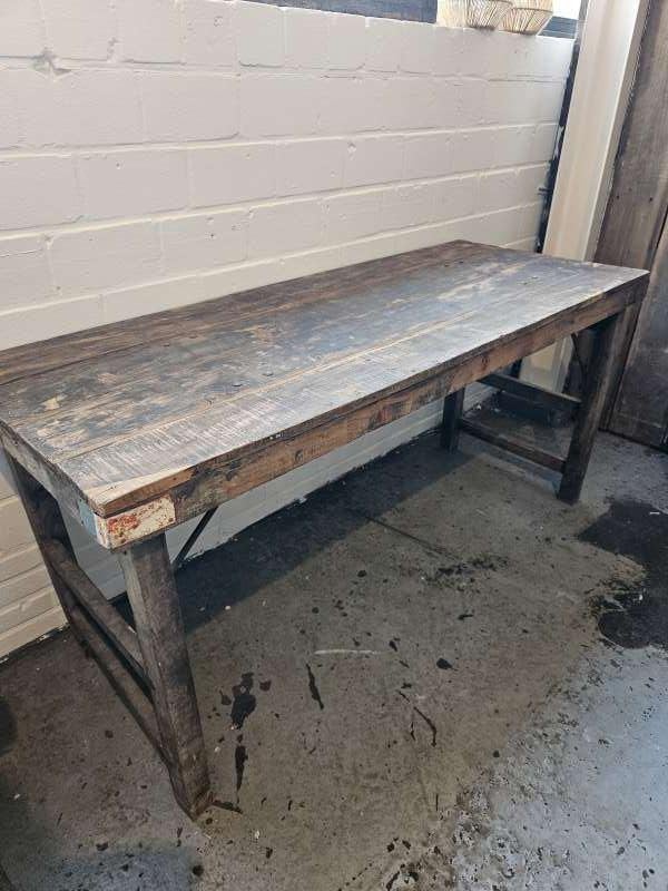stoere tafel ``WOONWINKEL RUSTIEK``, Ophalen