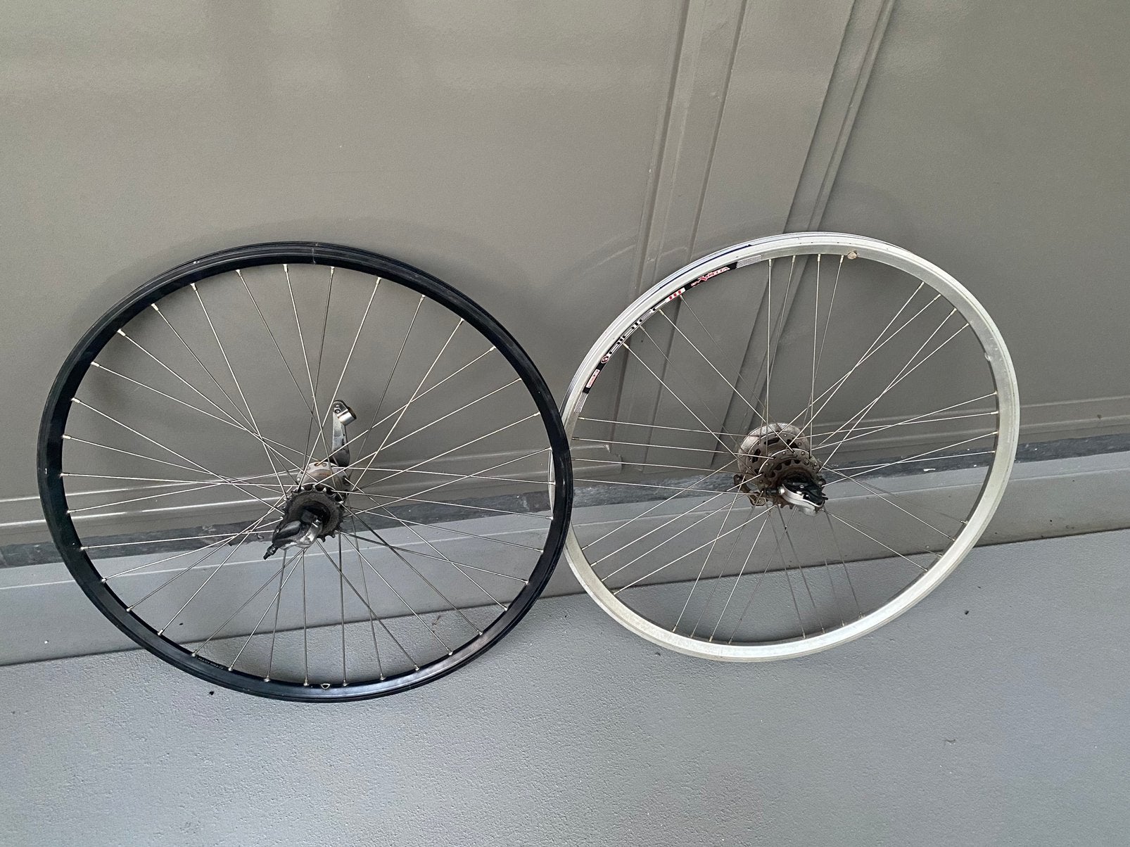 28 inch fiets achter wielen 3 versnellingen, Fietsen en Brommers, Ophalen of Verzenden