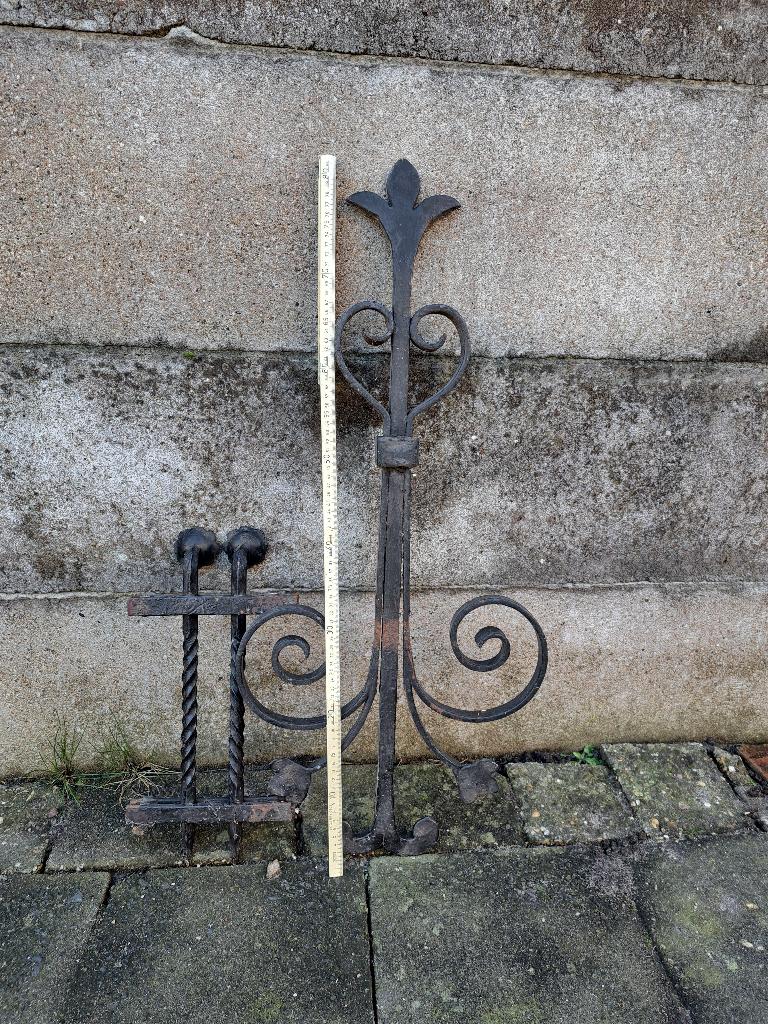 smeedijzeren muurbeslag/ornament, Ophalen